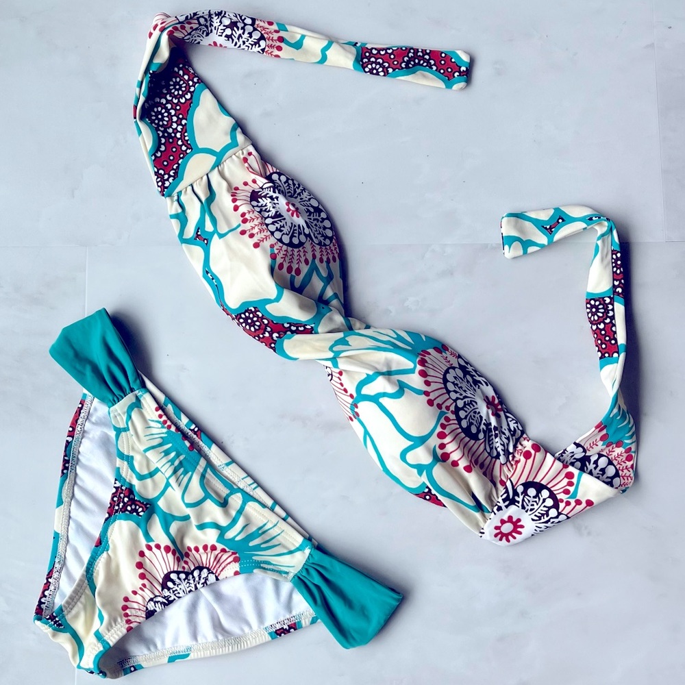Swimwear from L-Space, bikini Set, size XS worn only once, excellent condition.